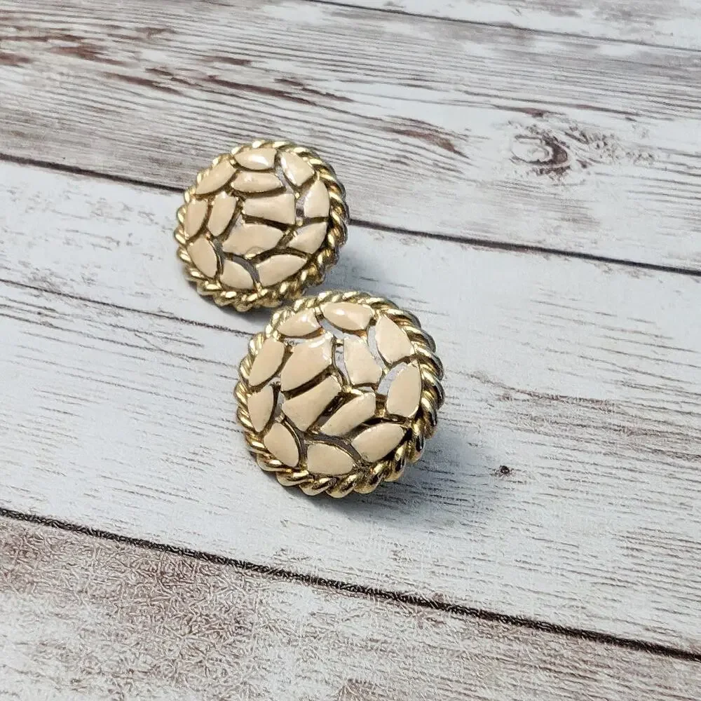 Vintage Clip On Earrings - Cream & Gold Tone Fancy Design